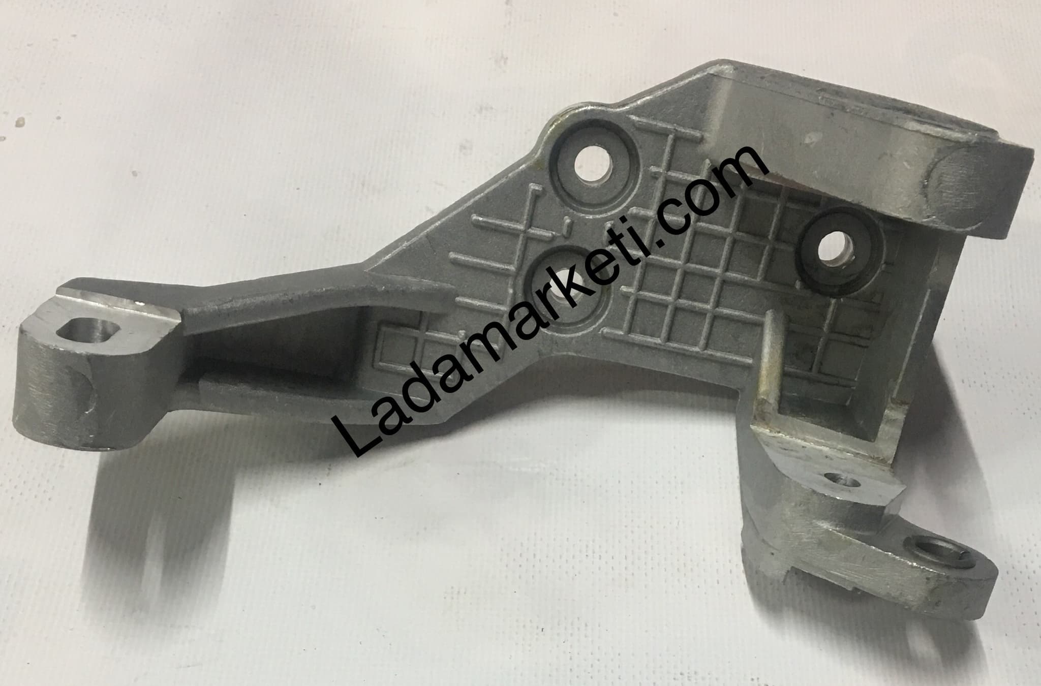 Lada Vega 1600cc 8V Klimalı Alternatör Bağlantı Takozu, Demiri